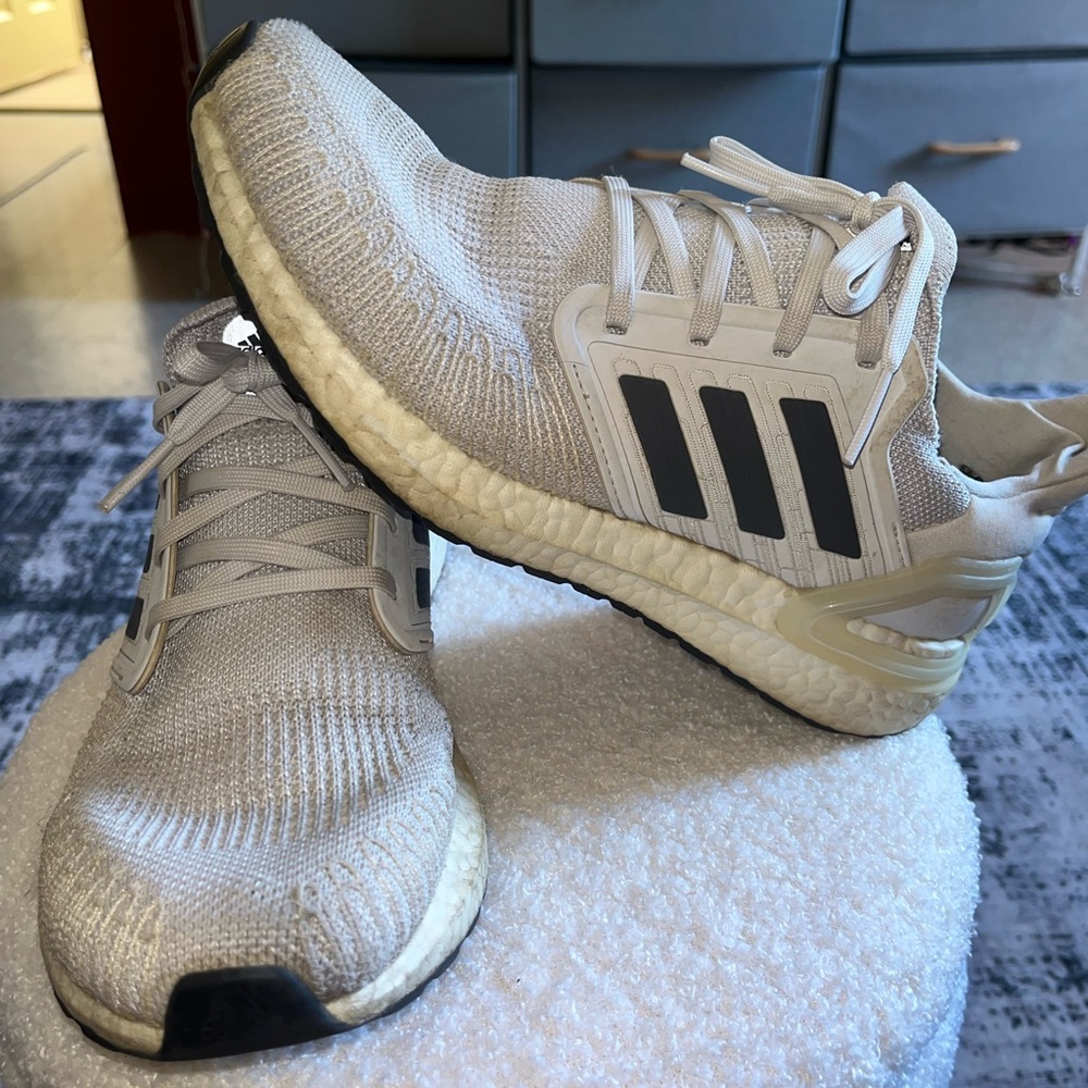 Adidas Men's Gray and Black Sneakers